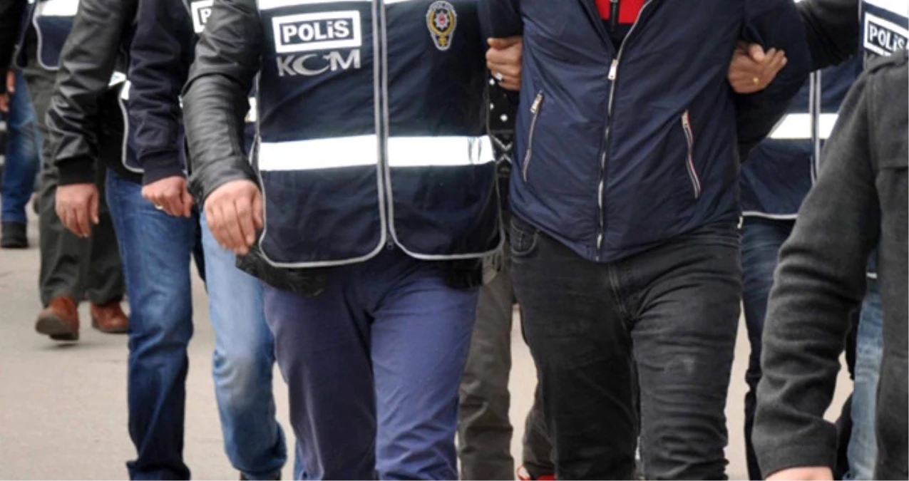 Mersin\'de CHP Gençlik Kolları Üyelerinin Gözaltına Alınması