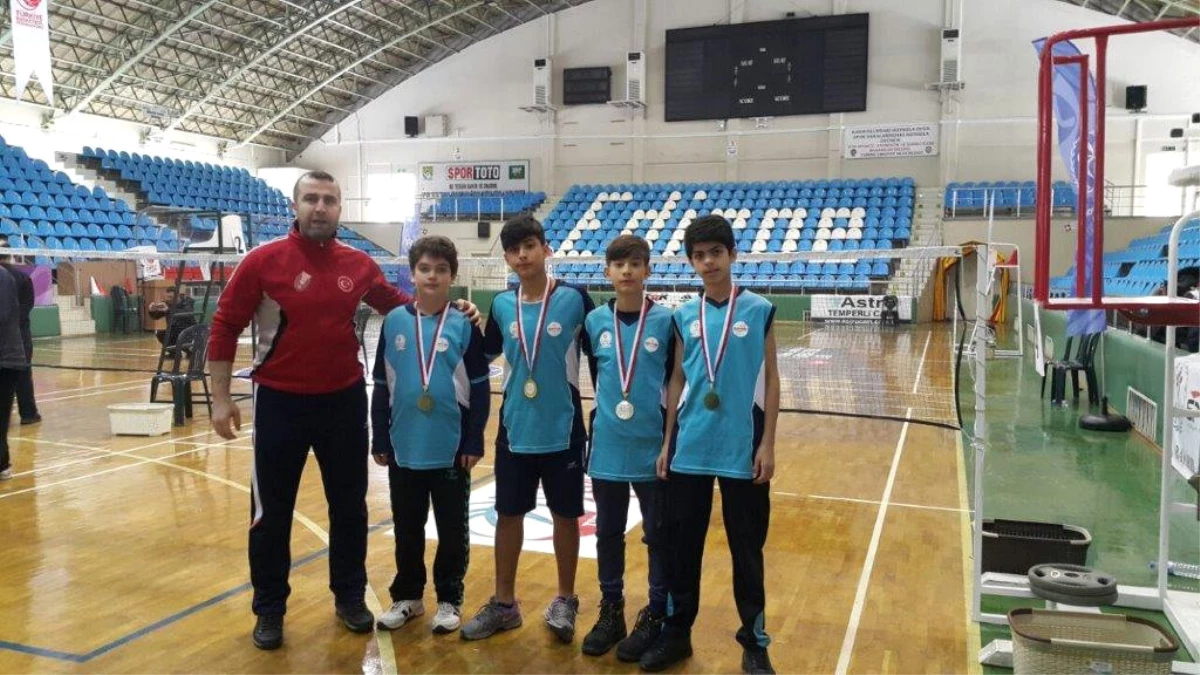 Mihmandar Badmintoncular Şampiyon!