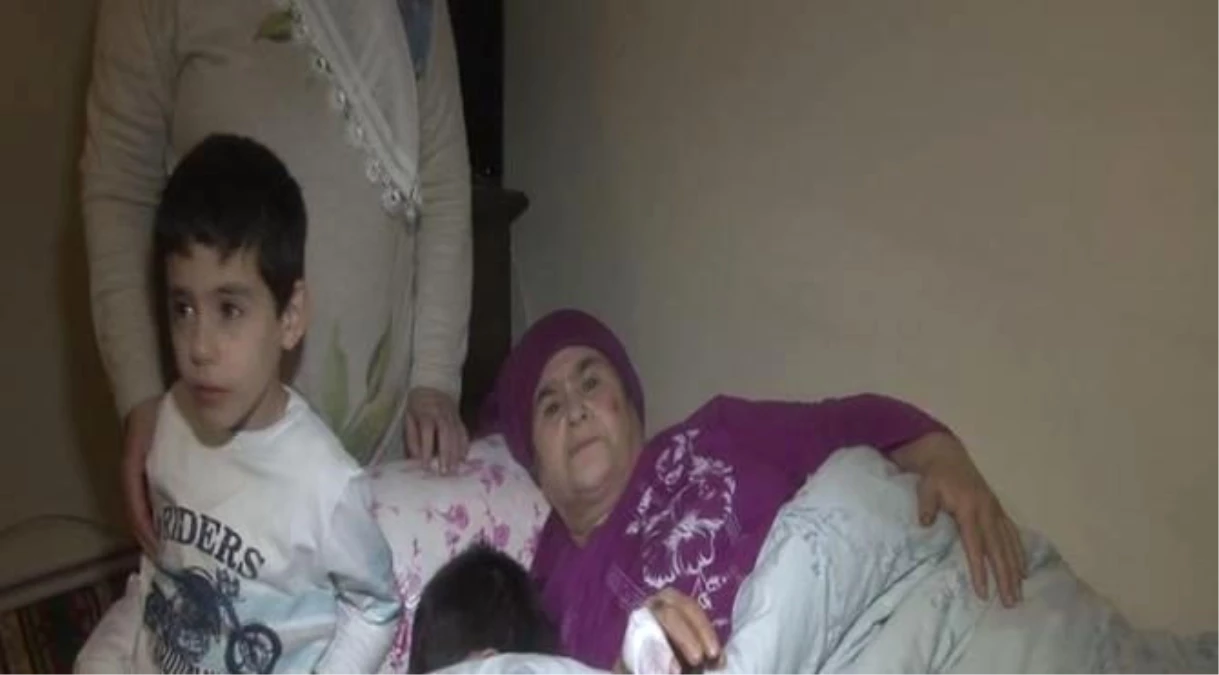 Zeytinburnu\'nda Çöken Binada Yaralanan Kadın Olay Anını Anlattı