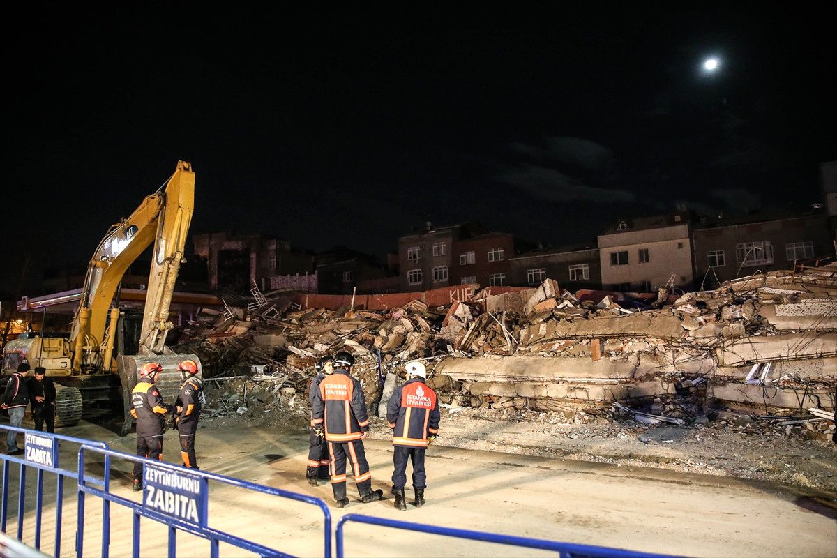 Zeytinburnu\'ndaki Binanın Çökmesi