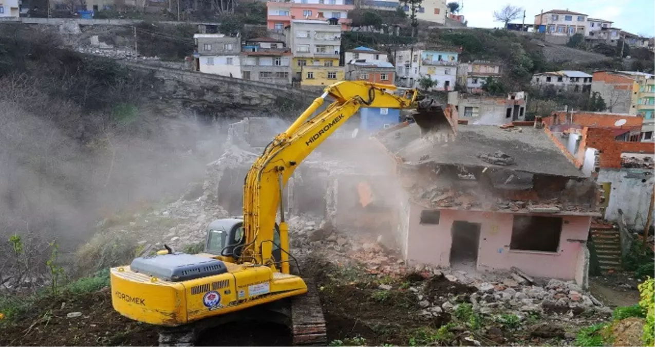 Bakan Özhaseki\'den İstanbul Depremiyle İlgili Korkutan Açıklama