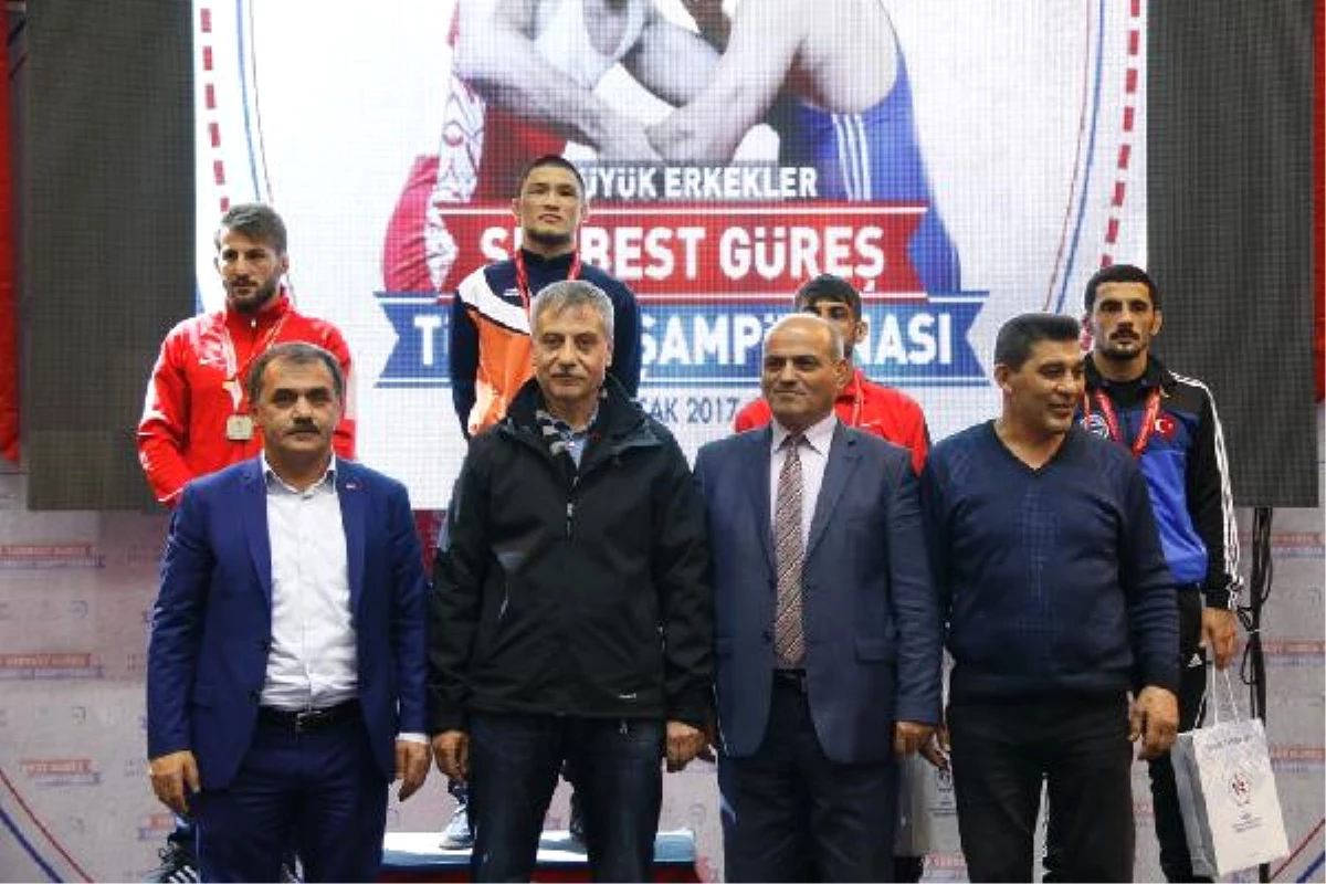 Büyük Erkekler Serbest Güreş Türkiye Şampiyonası Sona Erdi