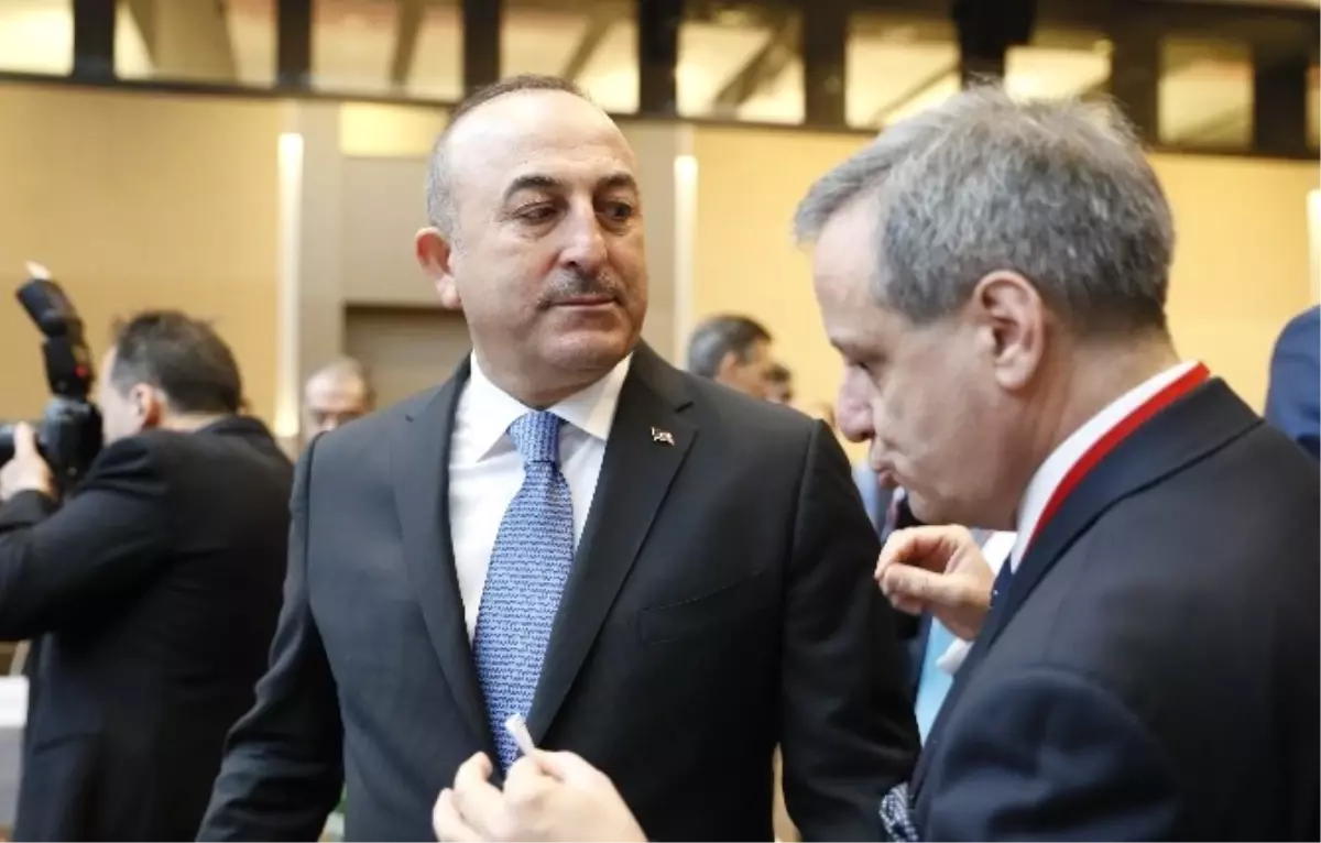 Çavuşoğlu, Paris\'te Ortadoğu Barış Konferansı\'na Katıldı