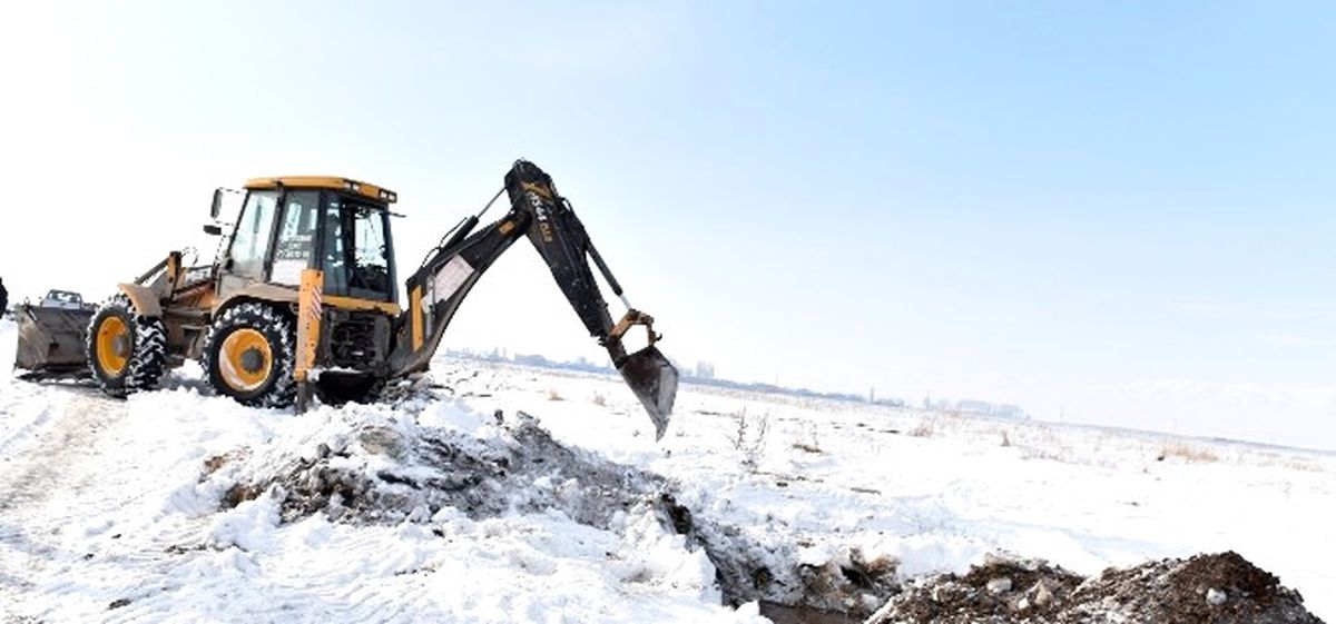 Erzurum\'da Kar Kütlelerinin Erimesi Buzlanmalara Neden Oluyor