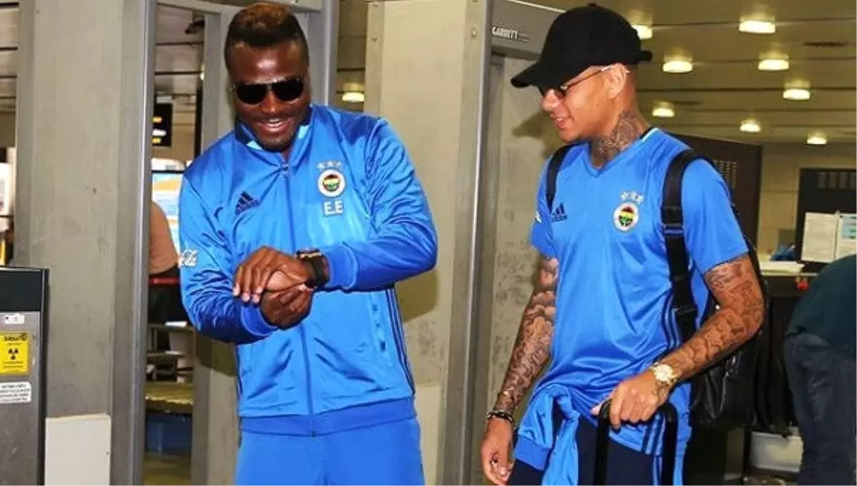 Fenerbahçe\'de Emenike ve Van Der Wiel Krizi