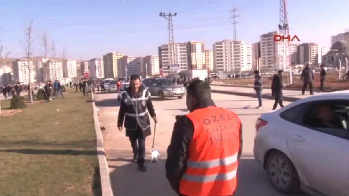 Gaziantep Stadyumu\'ndaki Ilk Maçı 7 Bin Seyirci Izledi