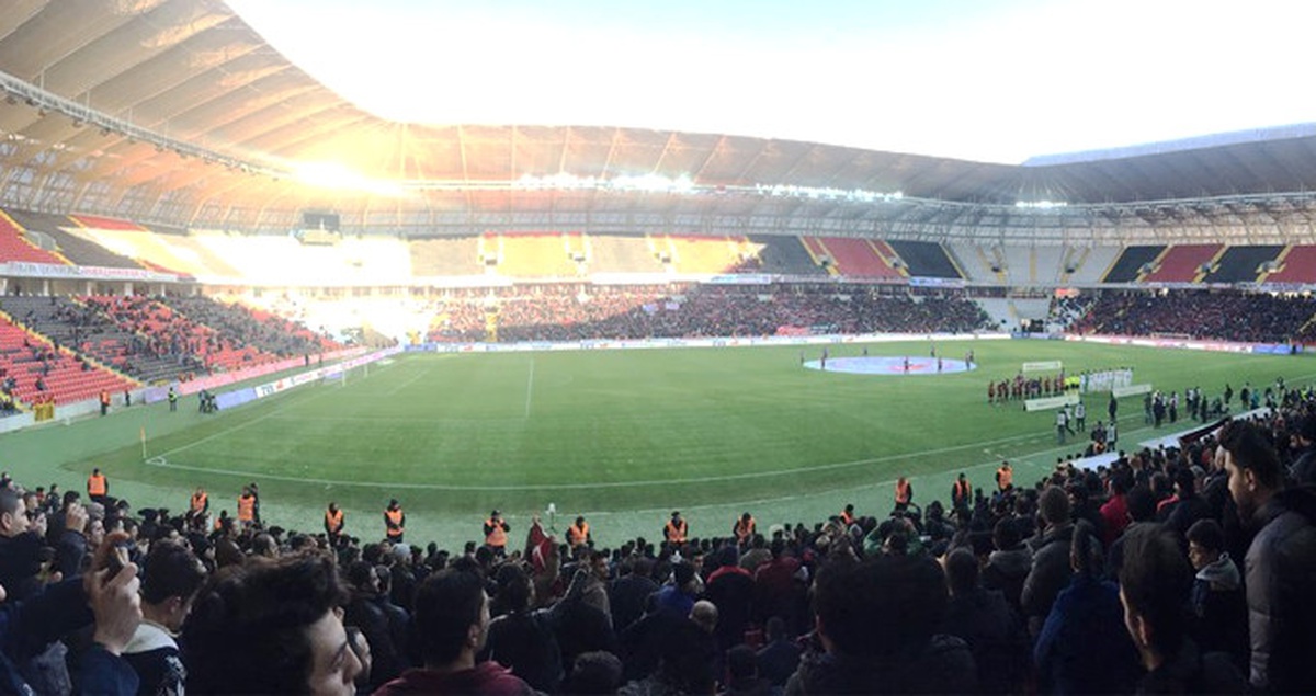 Gaziantepspor\'un Yeni Stadındaki İlk Maçı 7 Bin Seyirci İzledi