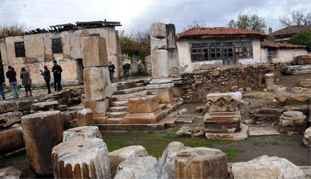 Gladyatörler Kenti"Nde Bizans Mezarları Gün Yüzüne Çıktı