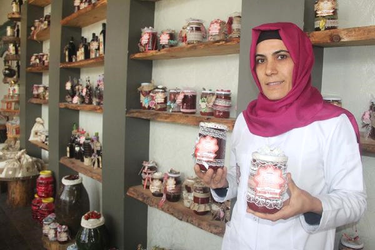 Hamarat Eller Çarşısı, Kadınların Yüzünü Güldürdü