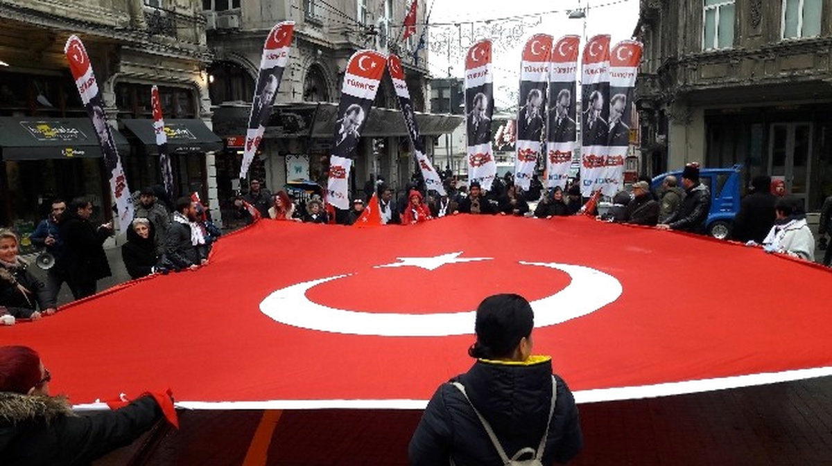 İstiklal Caddesi\'nde Teröre Tepki Yürüyüşü