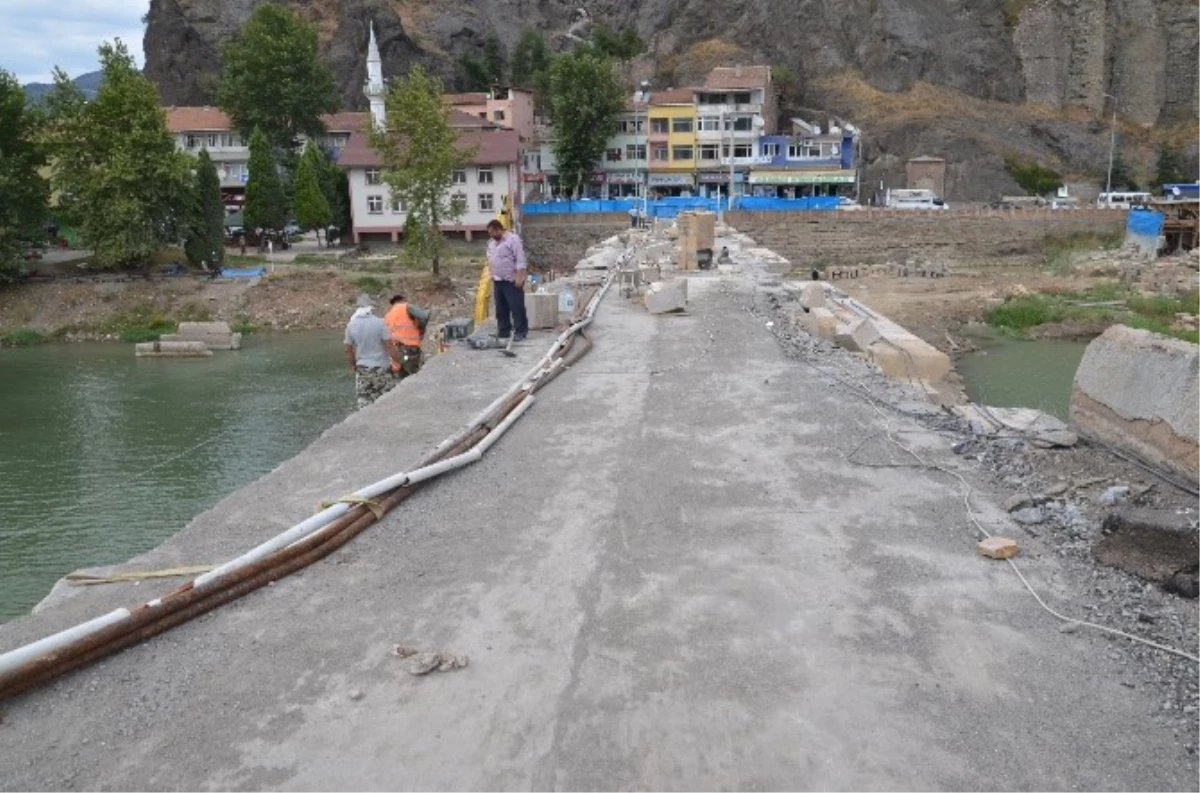 Koyunbaba Köprüsü\'ndeki Restorasyon Çalışmalarının Durmasına Tepki