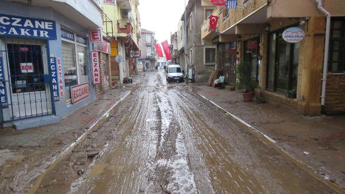 Küçükkuyu\'daki Taşkının Bilançosu Ağır Oldu