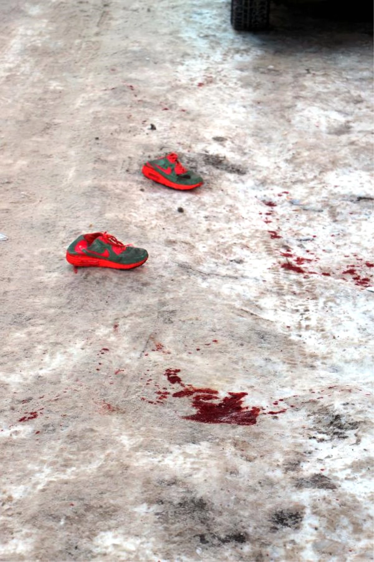 5 Çocuk Annesi Kadın Sokakta Bıçaklanarak Öldürüldü