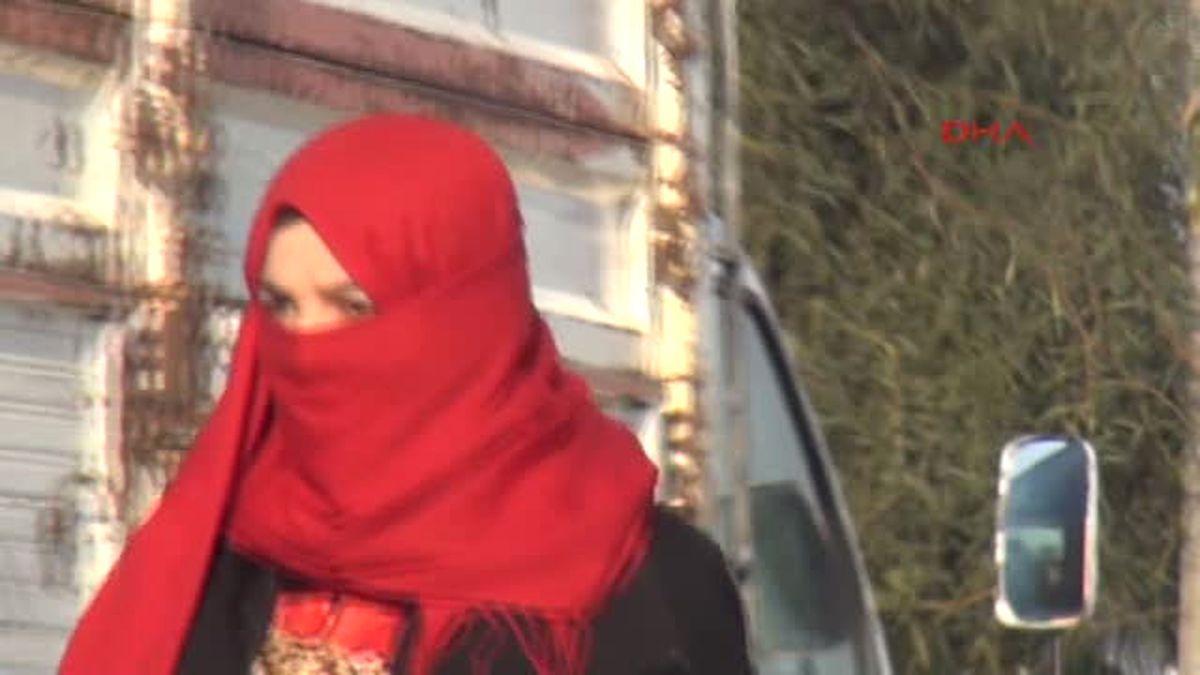 Adana Suriyeli Çocukların Yardım Sevinci