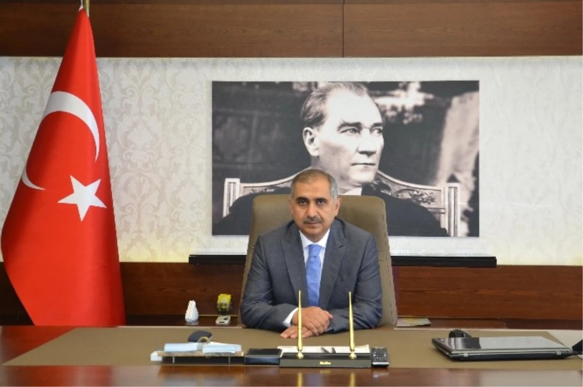 Aydın Valisi Koçak: Türkiye Cumhuriyeti Vatandaşı Olduğum Allah\'a Şükrediyorum