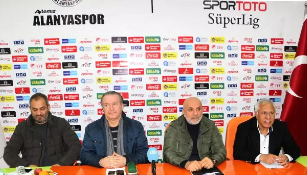 Aytemiz Alanyaspor Teknik Direktörü Kalpar İstifa Etti (3)