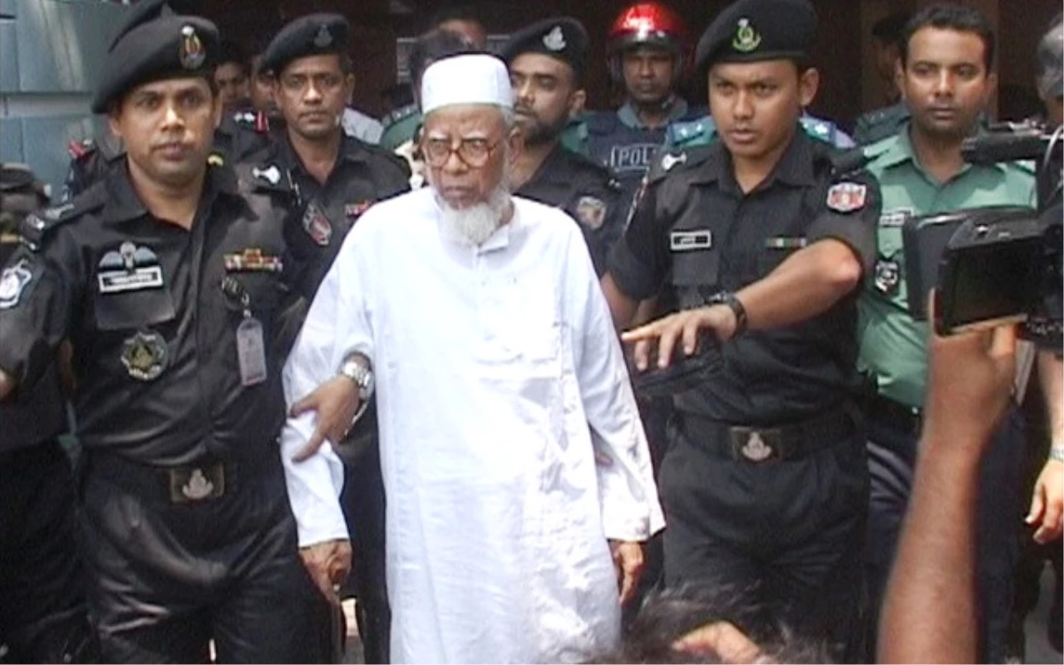 Bangladeş\'te 26 Kişi Hakkında İdam Kararı Verildi