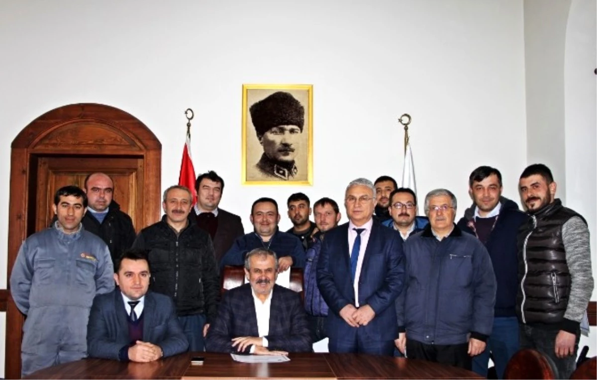 Başkan Ayanoğlu\'dan Belediye Personeline Takdirname