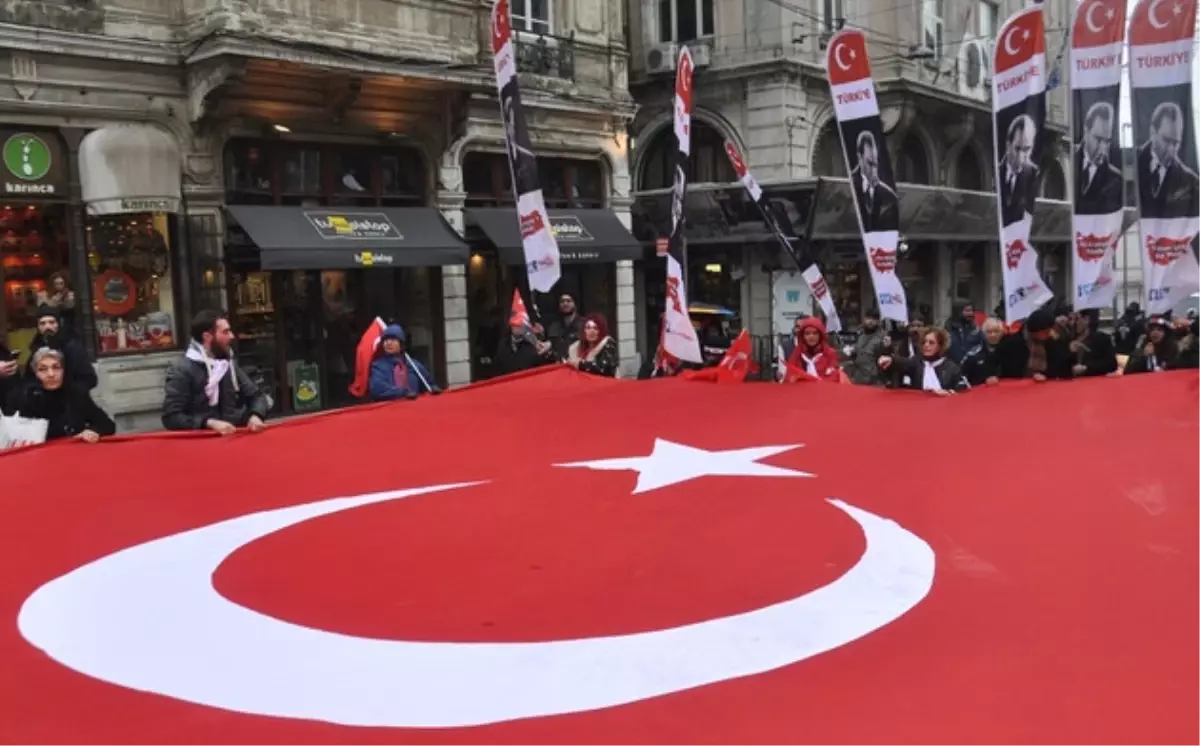 Beyoğlu\'nda Terör Protestosu