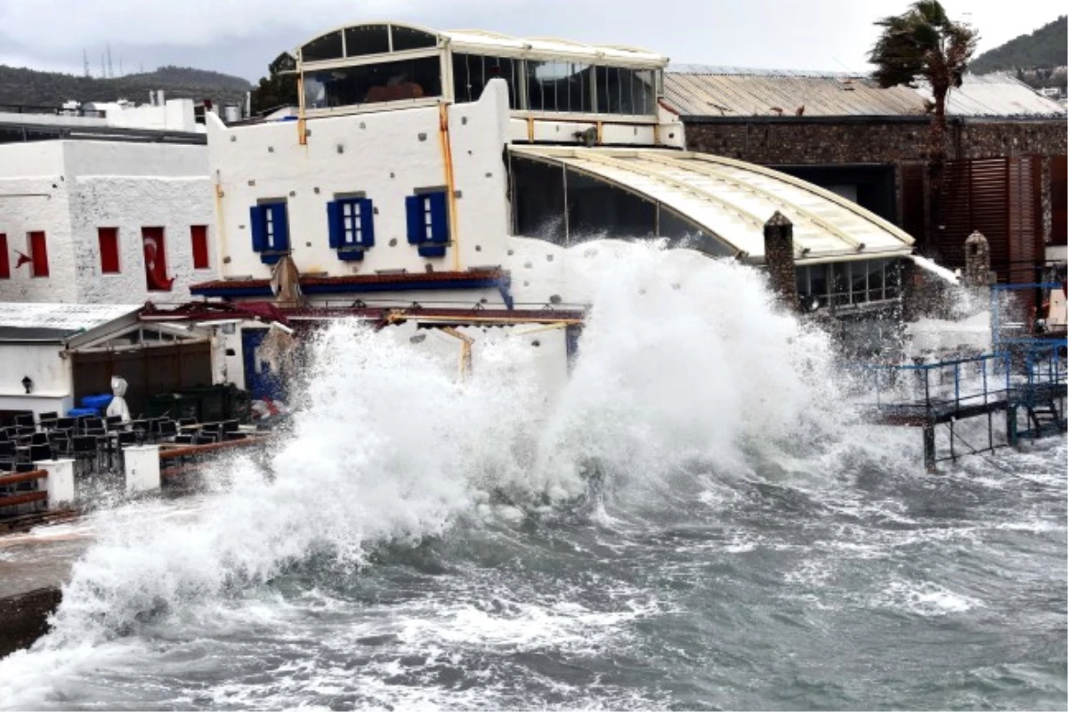 Bodrum\'da Sağanak ve Dolu Hayatı Olumsuz Etkiledi