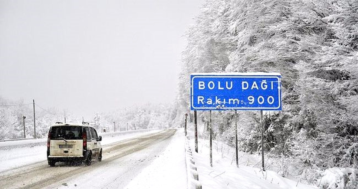 Bolu Dağı\'nda Kar Yağışı Etkili Oluyor