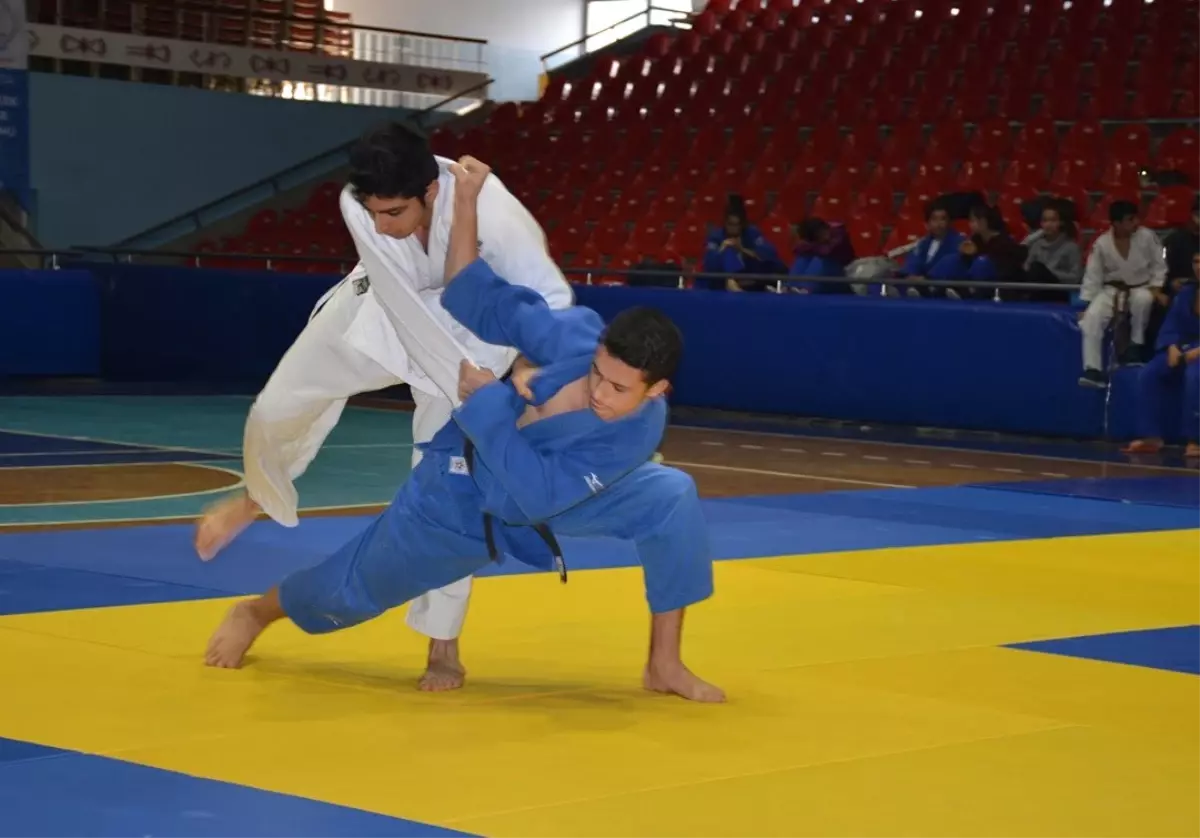 Büyükşehir Judo da Rakip Tanımıyor