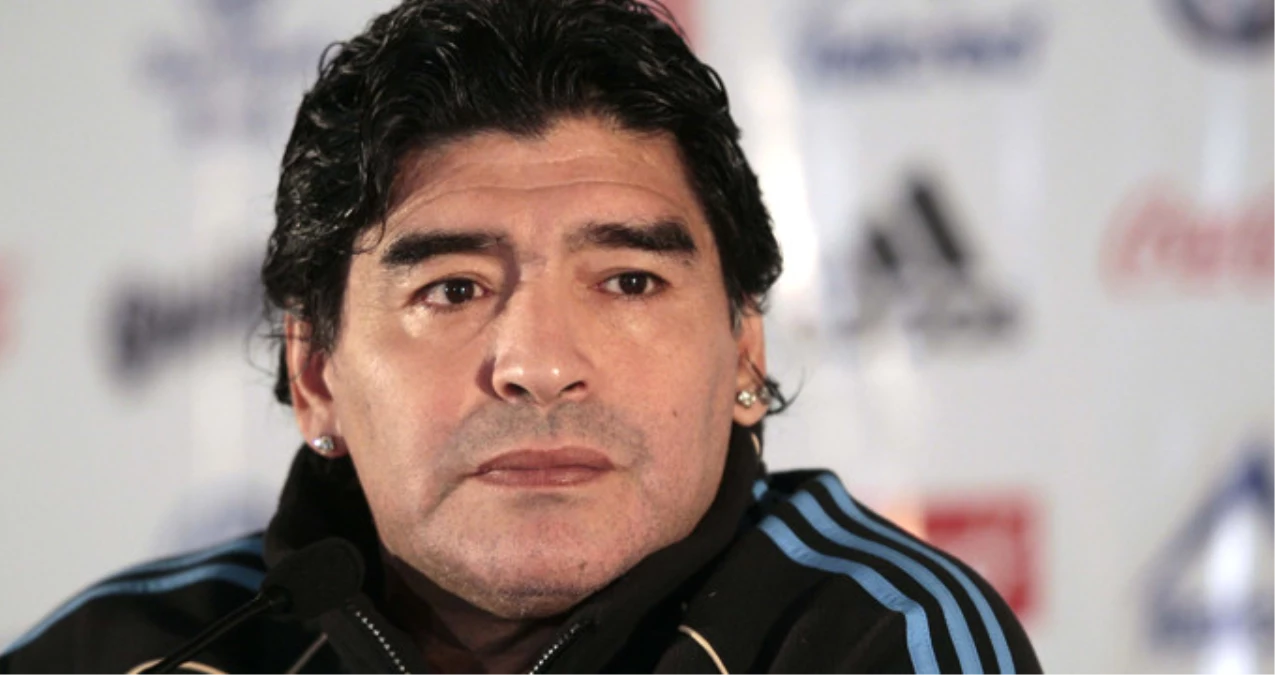 Diego Maradona, Eski Kulübü Napoli\'nin Başına Geçiyor