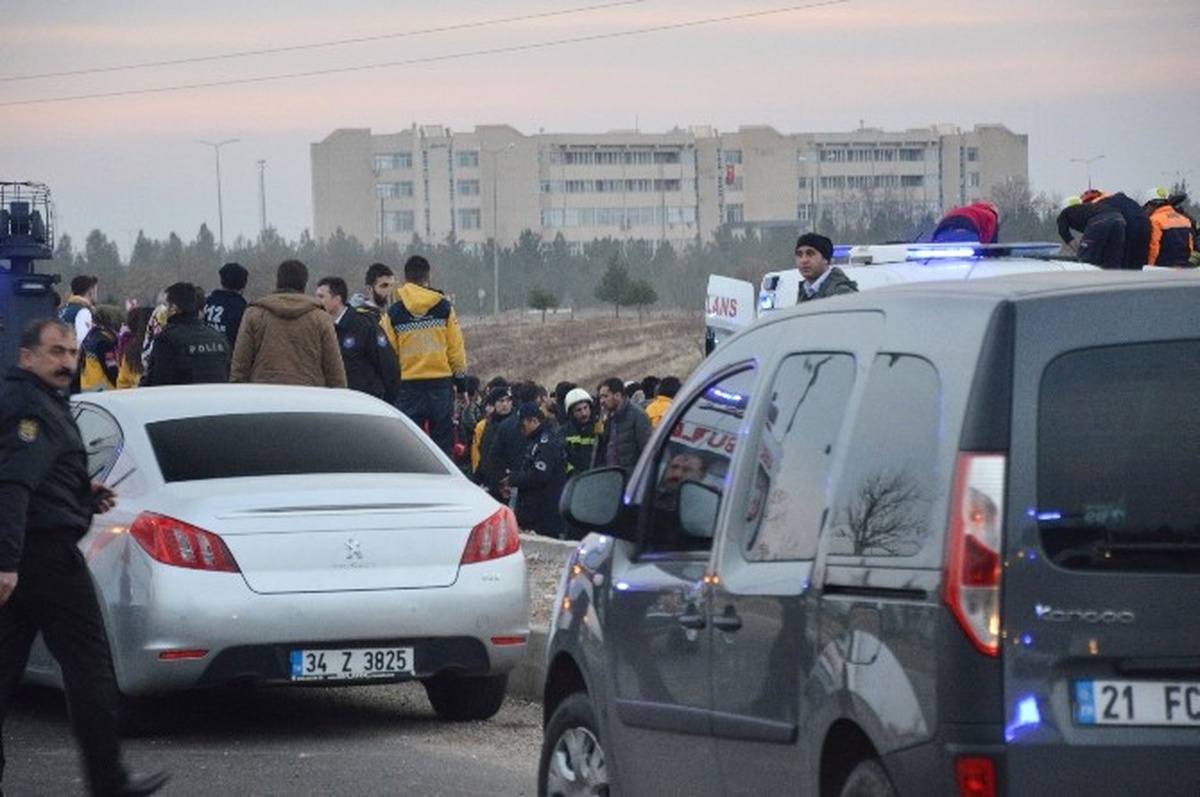 Diyarbakır\'da Polise Bombalı Tuzak; 3 Şehit 3 Yaralı (6)