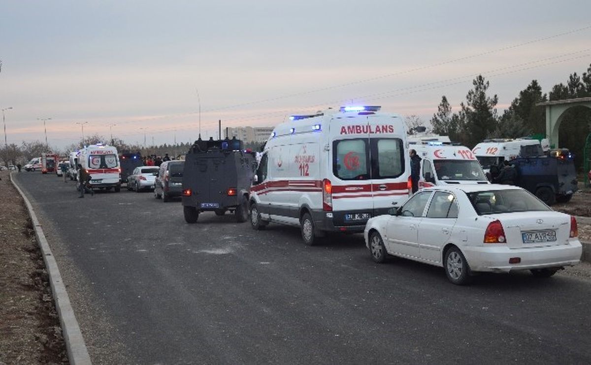 Diyarbakır\'daki Terör Saldırısında Şehit Sayısı 3\'e Yükseldi