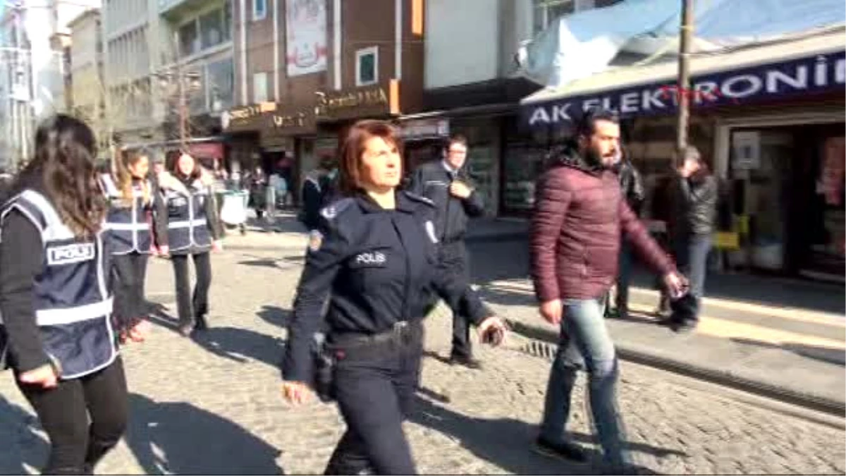 Diyarbakır Sur\'daki Güvenlik ve Asayiş Kadın Emniyet Amirine Emanet