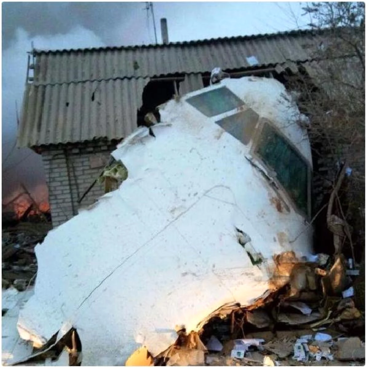 Kargo Uçağı Düştü: Ölü Sayısı 32\'ye Yükseldi