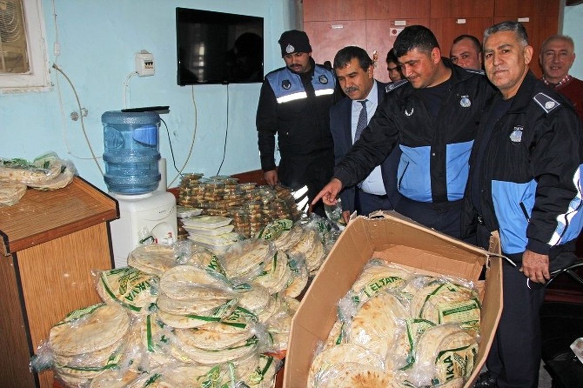 Kozan\'da Kaçak Ekmek ve Tatlı Operasyonu