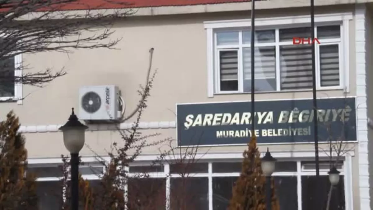 Muradiye Belediye Başkanı Dbp\'li Tunç Gözaltına Alındı