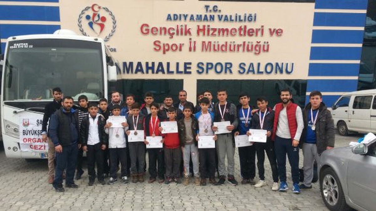 Öğrencilerimiz Güreşte 10 Madalya İle Bölge İkincisi Oldular