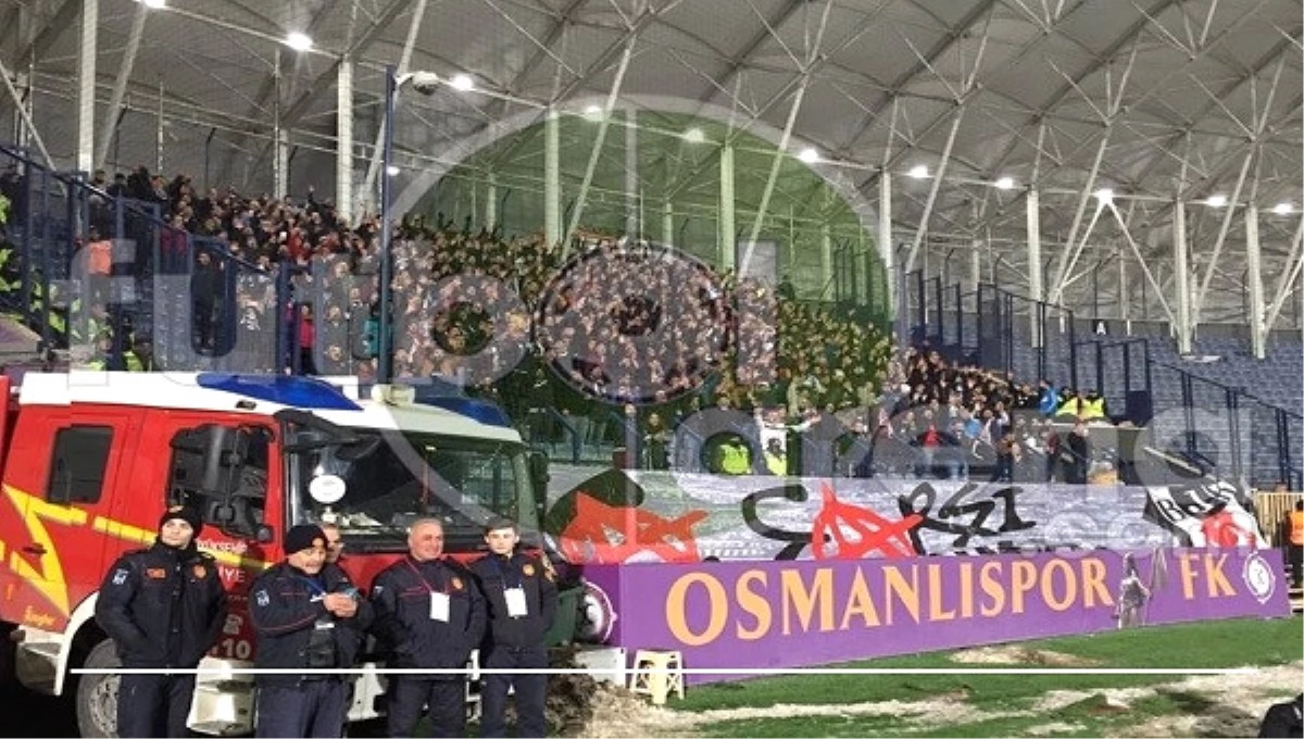 Osmanlıspor Taraftarı Beşiktaş\'ın Mustafa Kemal Tezahüratını Islıkladı