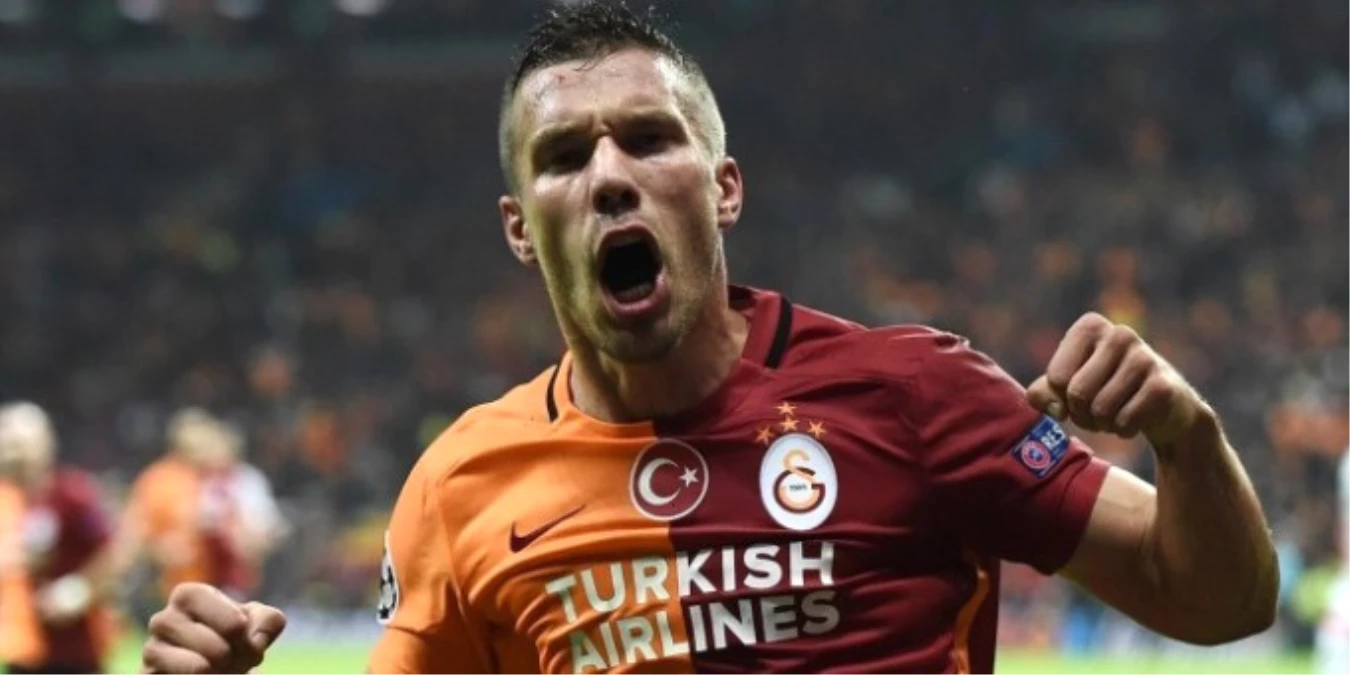 Podolski\'den Fenerbahçe\'ye Olay Gönderme