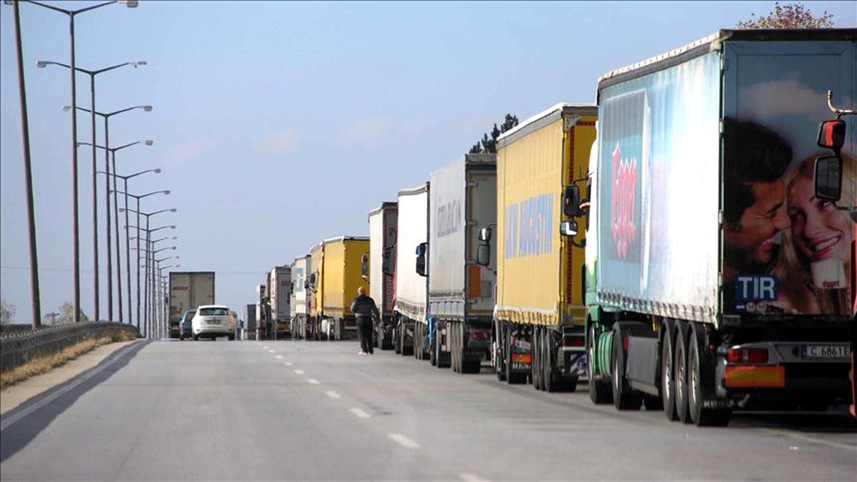 Sınır Kapılarındaki Tır Kuyruğu Devam Ediyor