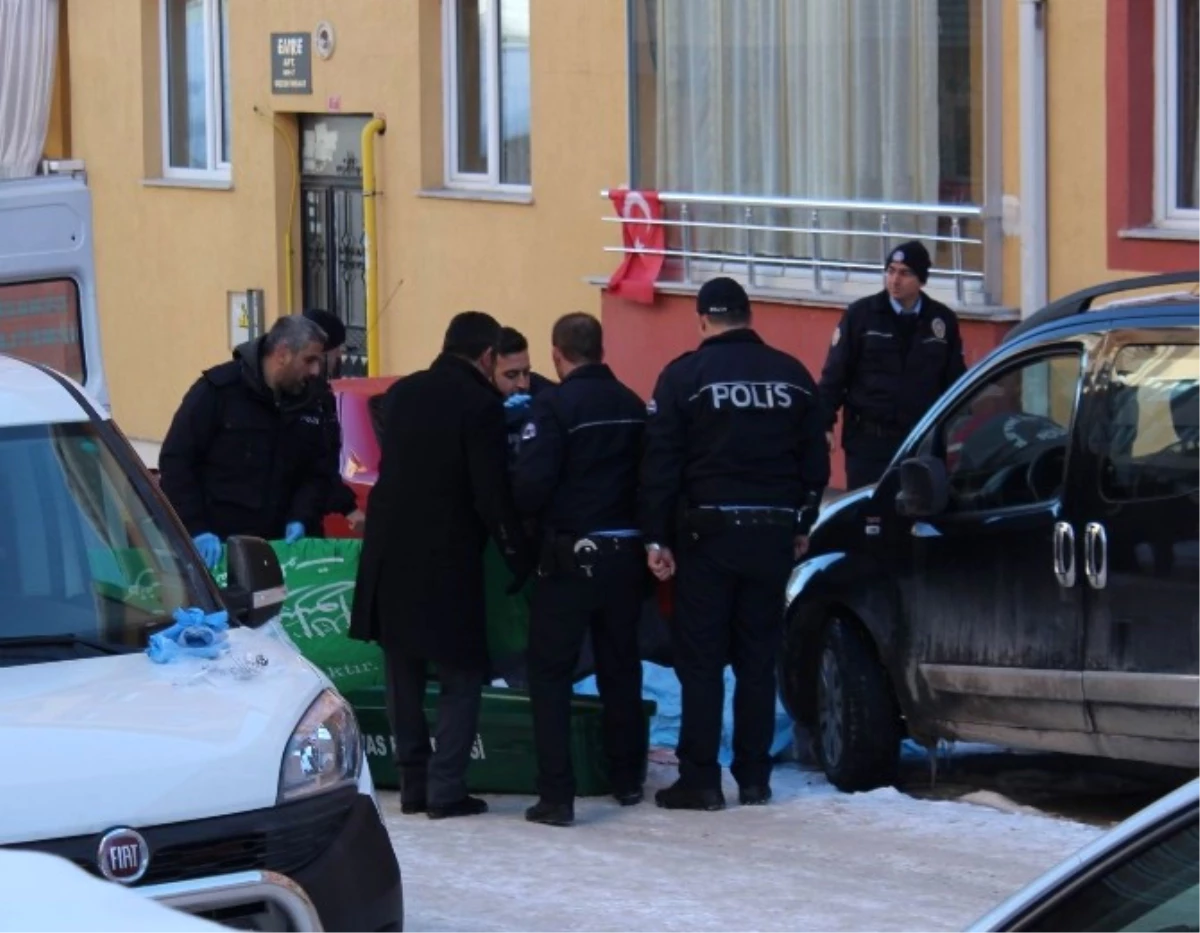 Sivas\'ta 5 Çocuk Annesi Kadın Öldürülmüş Olarak Bulundu