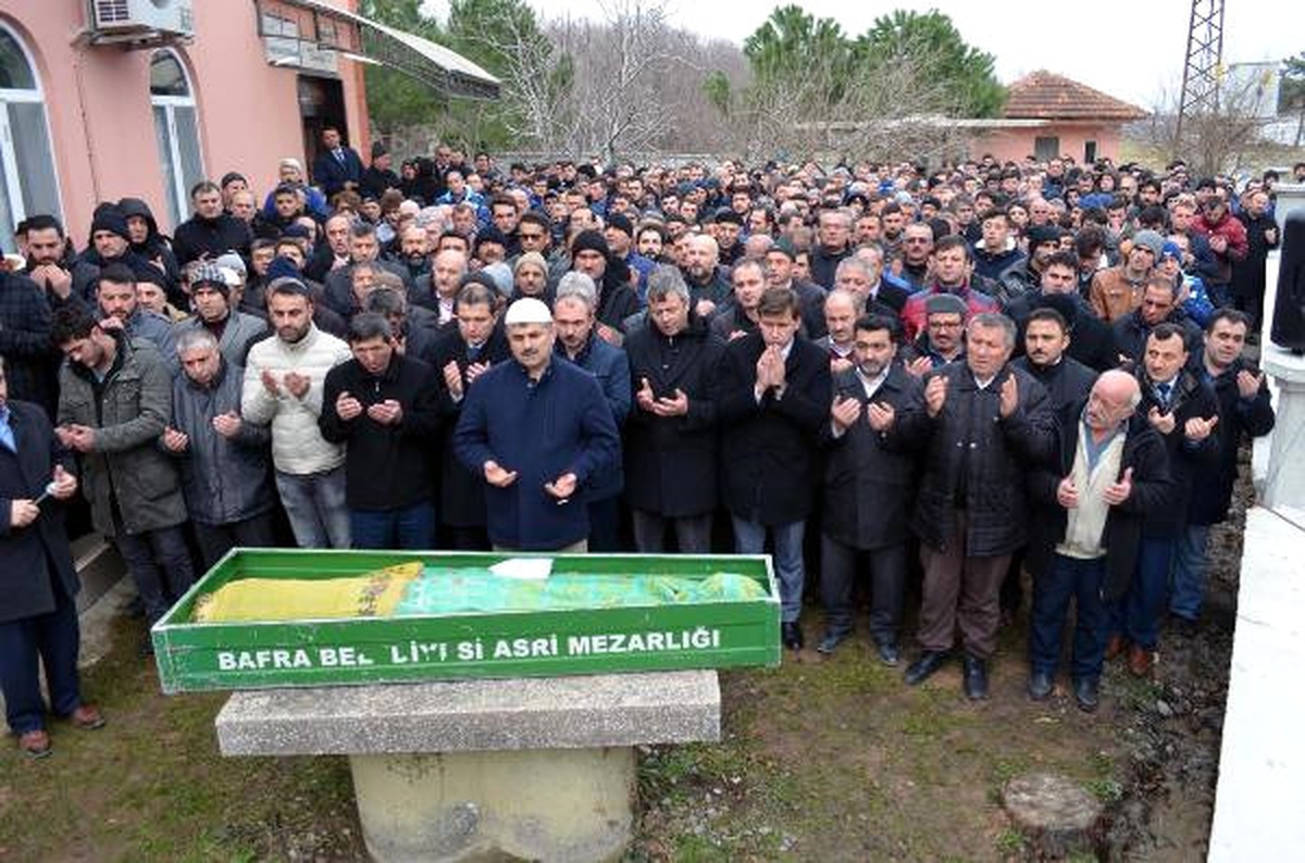 Trafik Kazasında Ölen Üniversite Öğrencisi Toprağa Verildi
