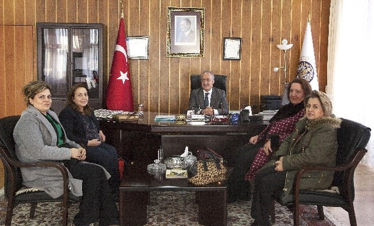 Türk Kadınlar Birliği Erzurum Şubesi, Rektör Çomaklı\'yı Ziyaret Etti