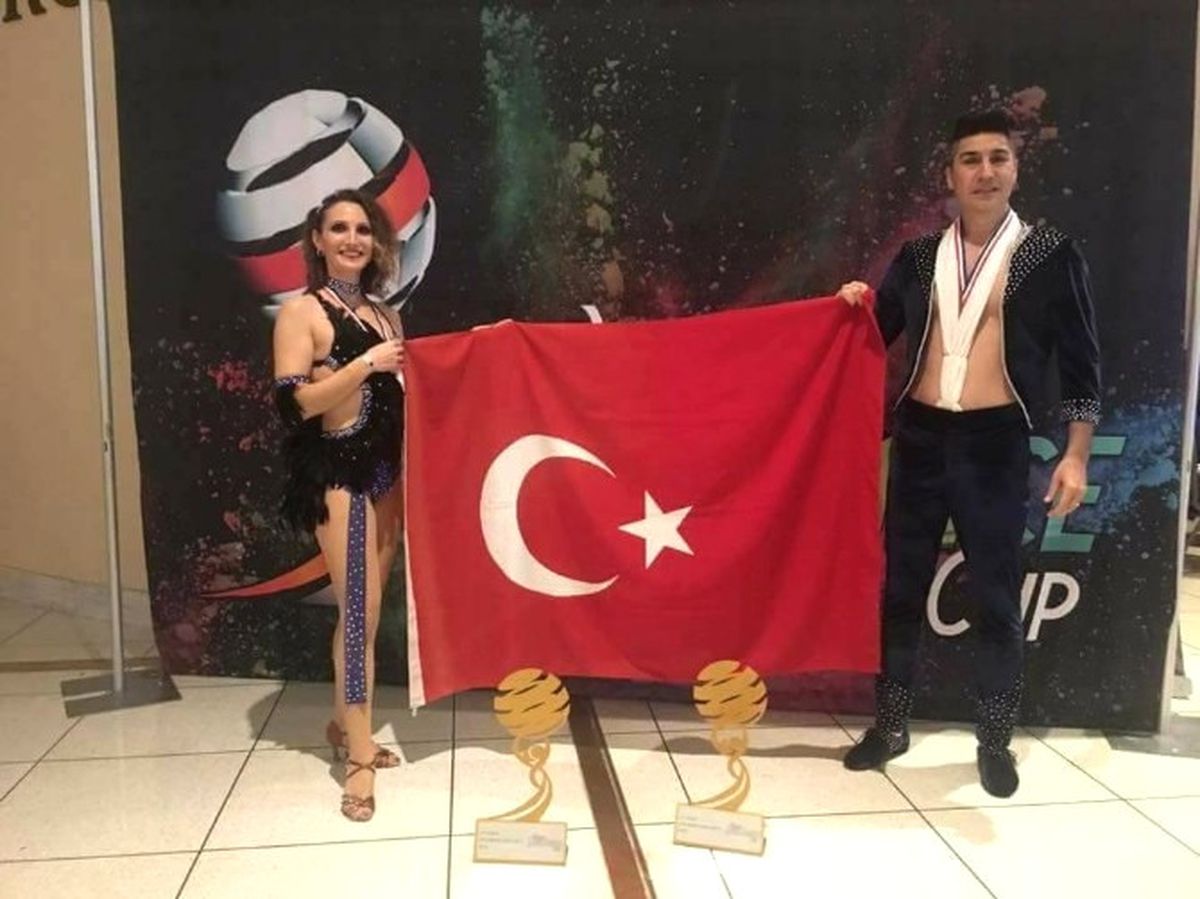 Ataşbak, Dünya Şampiyonu Dansçıları Kabul Etti