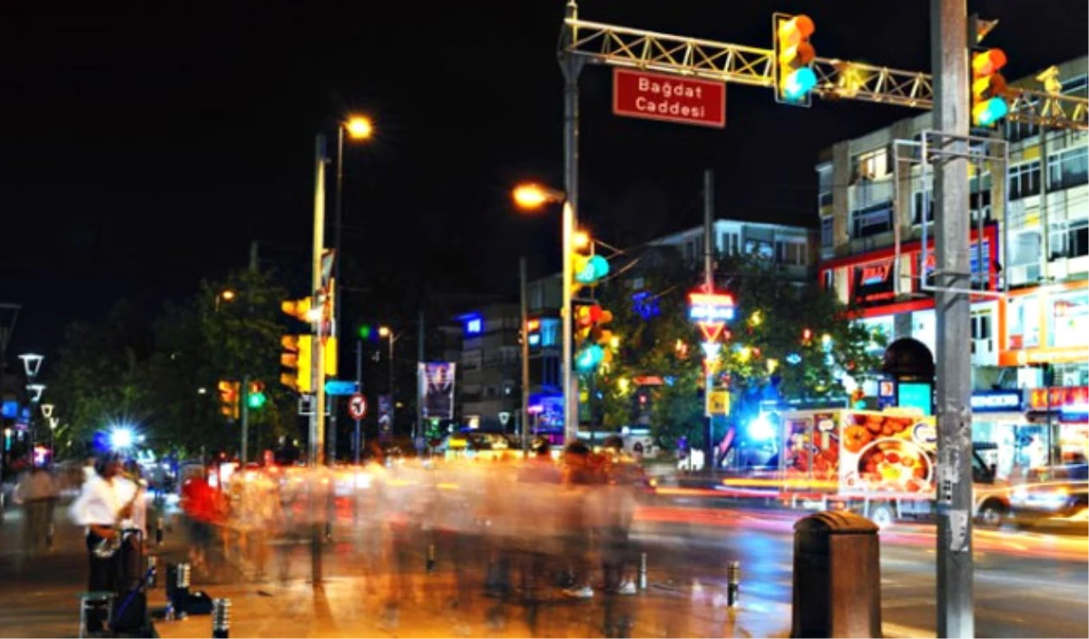 Bağdat Caddesi Toparlanıyor