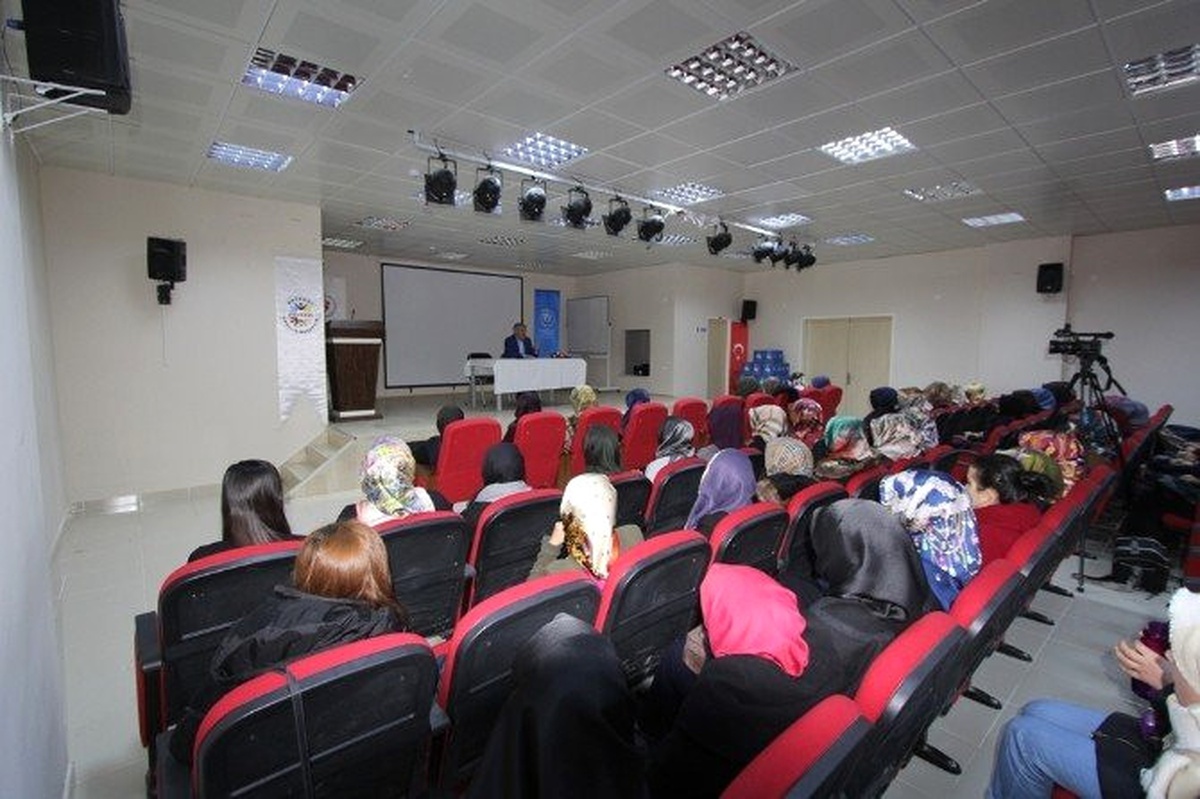 Belediye Başkanı Memiş Öğrencilerle Bir Araya Geldi
