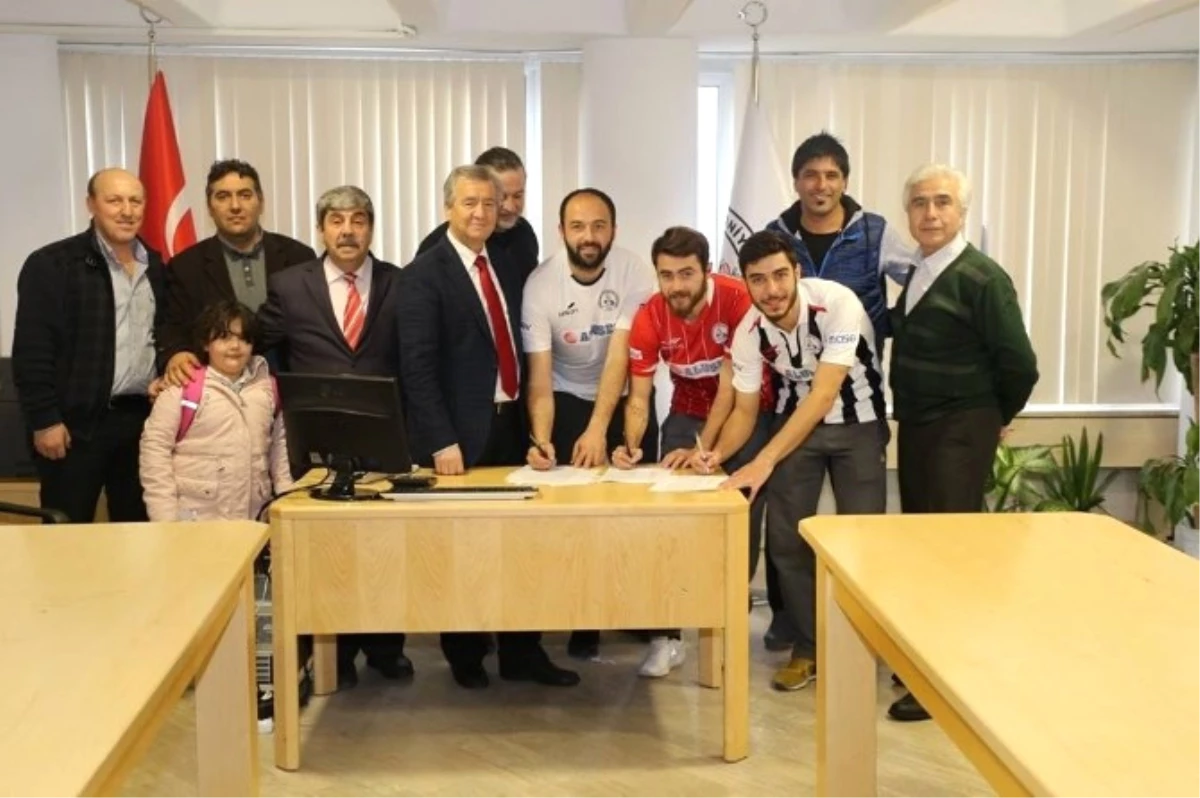 Burhaniye Belediyespor İkinci Yarıya Transferlerle Başladı