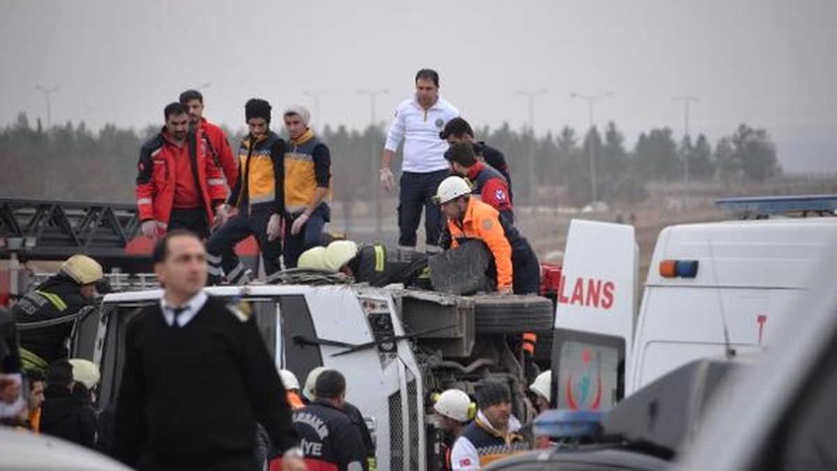 Diyarbakır\'da Polise Bombalı Tuzak; 1 Şehit 3 Yaralı (6)