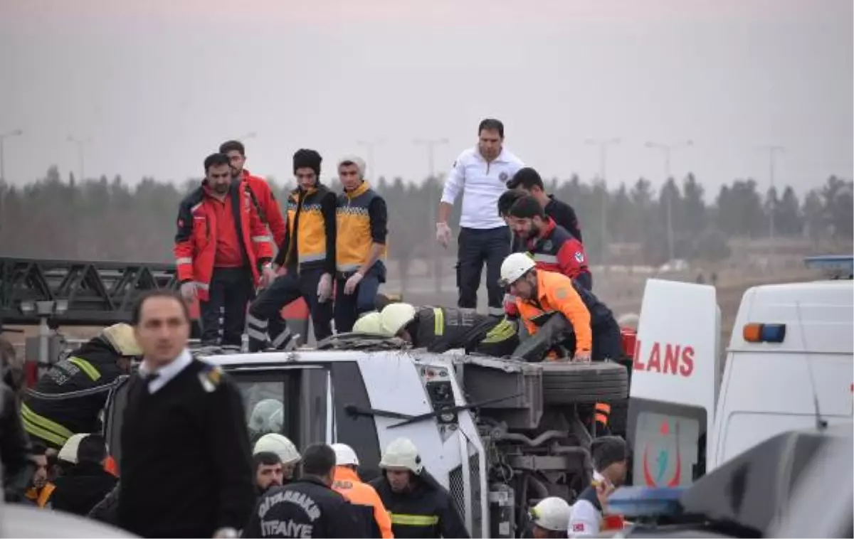 Diyarbakır\'da Polise Bombalı Tuzak; 3 Şehit 3 Yaralı (3)