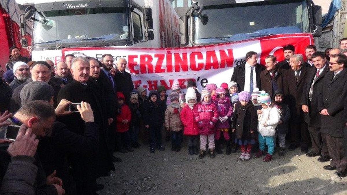 Erzincan\'dan Haleplilere 33 Tır Yardım