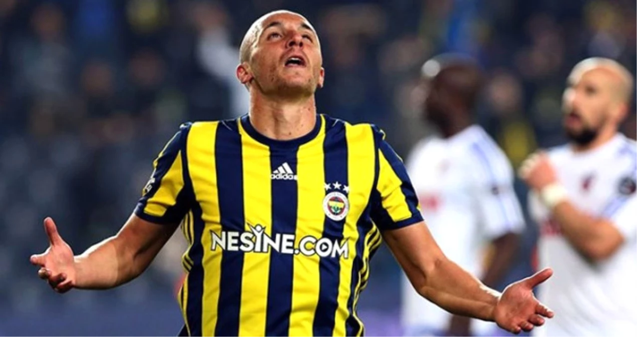 Fenerbahçeli Aatif, Tepkilerin Ardından Ayrılık Kararı Aldı