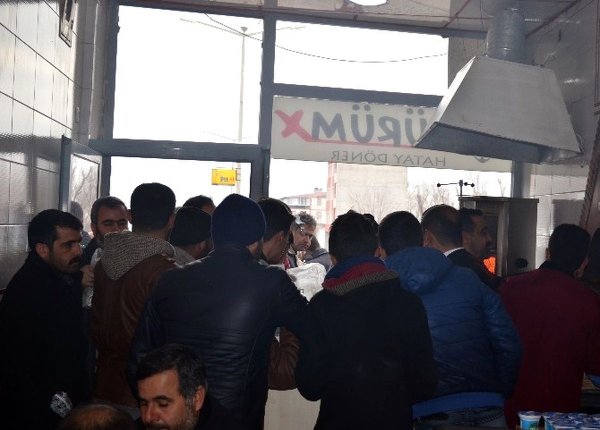 İş Yeri Açılışında İzdiham