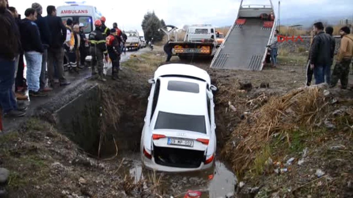 Kadın Doktor Otomobiliyle Kanala Uçtu